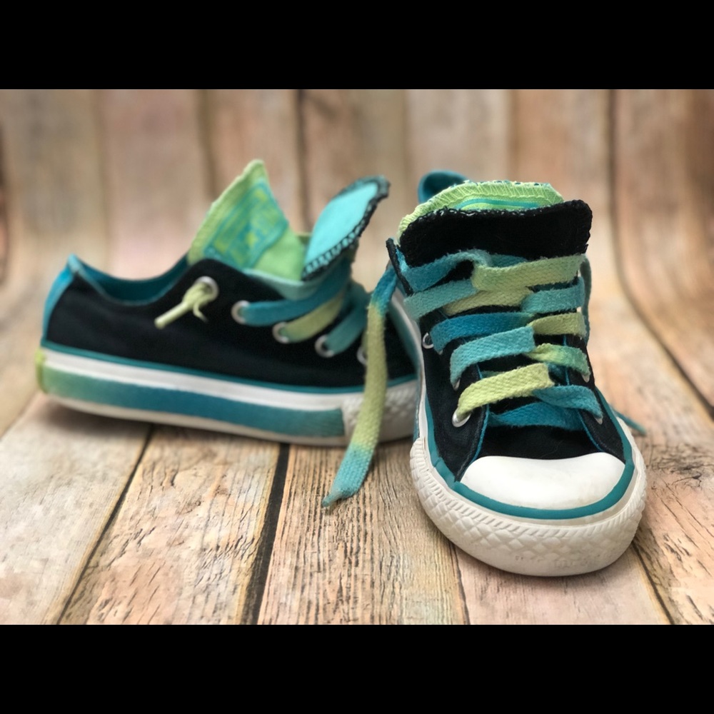 Juniors US size 12 Converse